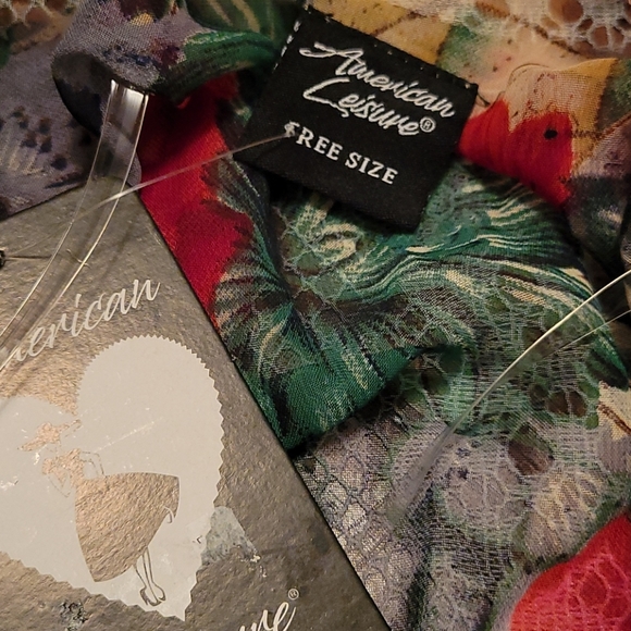 🎉HOST PICK🎉NWT COVERUP - Picture 6 of 8